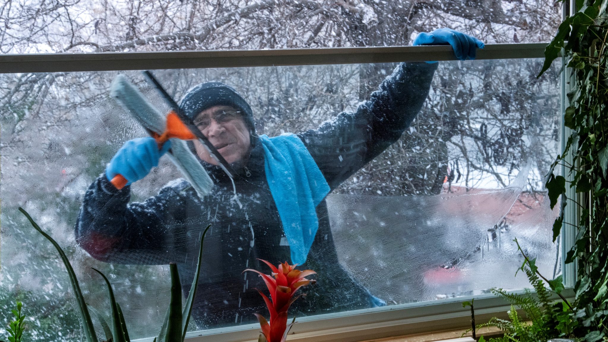 Kan du pudse vinduer i frost-vejr? 4 gode råd til rene ruder