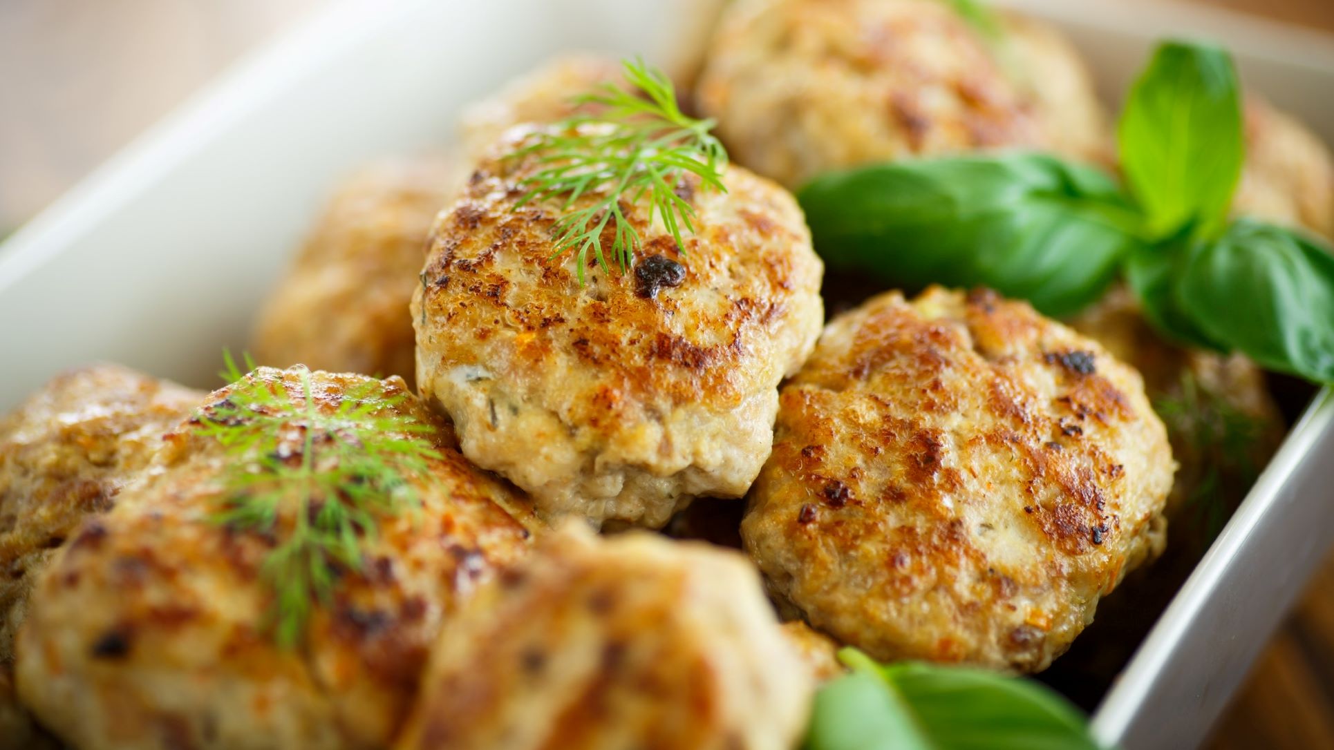 advarsel-listeria-bakterier-i-frikadeller