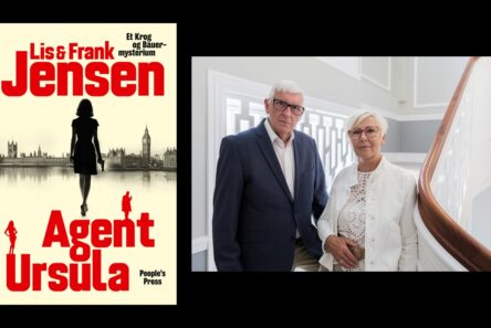 Bogomslag til *Agent Ursula* af Lis og Frank Jensen ved siden af et fotografi af forfatterne – en mand i blazer og en kvinde i en hvid jakke – der står ved en trappe med en automatisk kladde.